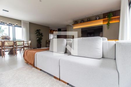 Sala de TV de casa de condomínio para alugar com 3 quartos, 324m² em Alphaville, Santana de Parnaíba