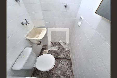 Banheiro  de apartamento para alugar com 1 quarto, 15m² em Centro, Rio de Janeiro