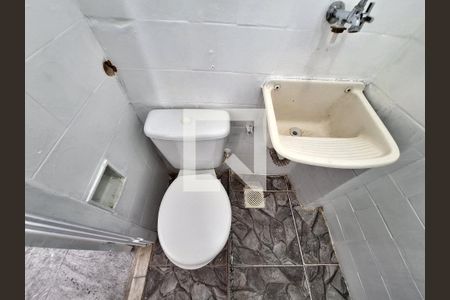 Banheiro  de apartamento para alugar com 1 quarto, 15m² em Centro, Rio de Janeiro