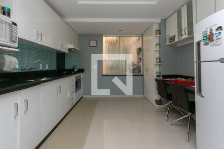 Cozinha de apartamento à venda com 3 quartos, 95m² em Petrópolis, Porto Alegre