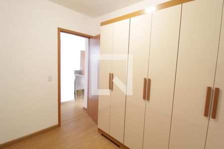 Quarto 1 de apartamento para alugar com 2 quartos, 45m² em Shopping Park, Uberlândia