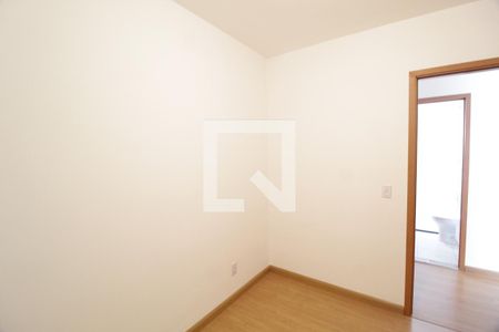 Quarto 1 de apartamento para alugar com 2 quartos, 45m² em Shopping Park, Uberlândia