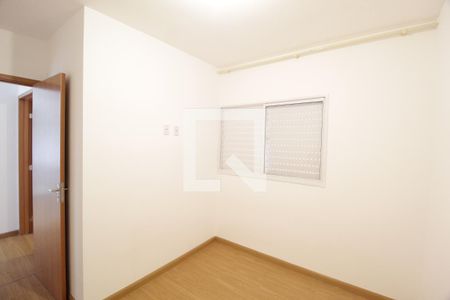 Quarto 2 de apartamento para alugar com 2 quartos, 45m² em Shopping Park, Uberlândia