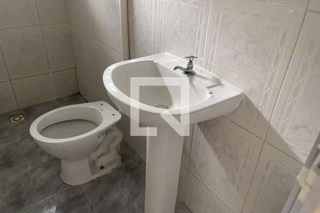 Casa para alugar com 44m², 1 quarto e sem vaga Casa para alugar com 44m², 1 quarto e sem vagaBanheiro