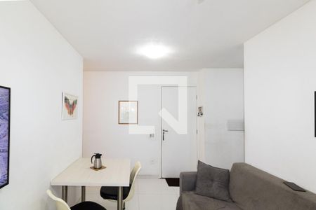 Sala de apartamento para alugar com 1 quarto, 69m² em Guaratiba, Rio de Janeiro