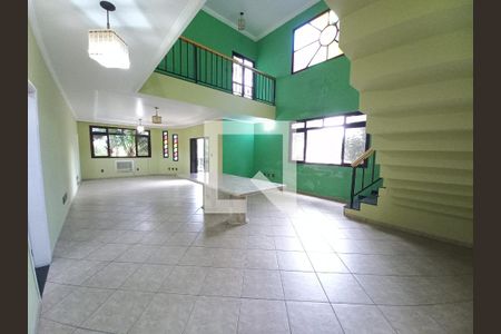 Sala de casa para alugar com 5 quartos, 270m² em Morro dos Barbosas, São Vicente