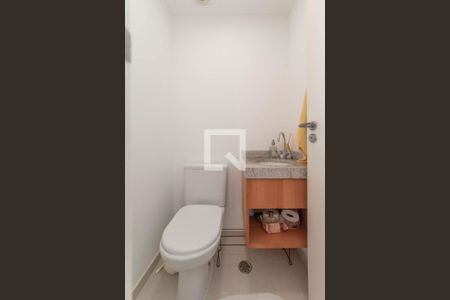 Lavabo de apartamento à venda com 4 quartos, 137m² em Vila Gumercindo, São Paulo