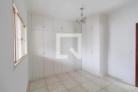 Quarto 1 de casa para alugar com 2 quartos, 240m² em Cabral, Contagem