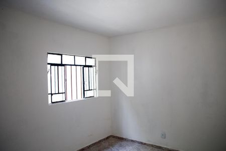 Quarto 1 de casa para alugar com 2 quartos, 40m² em São Geraldo, Belo Horizonte