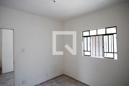 Quarto 1 de casa para alugar com 2 quartos, 40m² em São Geraldo, Belo Horizonte