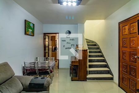 Casa à venda com 104m², 3 quartos e 2 vagasSala