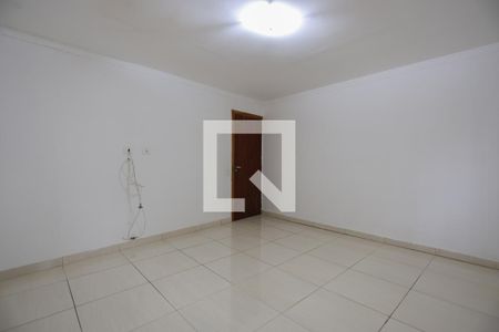 Quarto 1 de casa para alugar com 2 quartos, 100m² em Vila Santa Maria, São Paulo