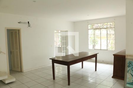 Sala de casa para alugar com 4 quartos, 350m² em Centro, Nova Iguaçu