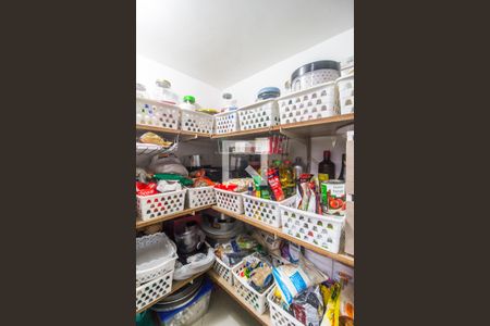 Casa de condomínio à venda com 200m², 4 quartos e 2 vagas Casa de condomínio à venda com 200m², 4 quartos e 2 vagasDespensa