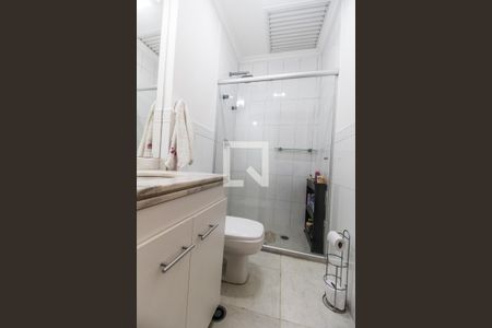 Casa de condomínio à venda com 200m², 4 quartos e 2 vagas Casa de condomínio à venda com 200m², 4 quartos e 2 vagasBanheiro 2