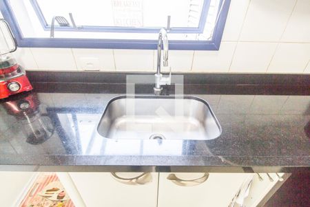 Casa de condomínio à venda com 200m², 4 quartos e 2 vagas Casa de condomínio à venda com 200m², 4 quartos e 2 vagasDetalhe da cozinha