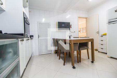 Casa de condomínio à venda com 200m², 4 quartos e 2 vagas Casa de condomínio à venda com 200m², 4 quartos e 2 vagasCozinha