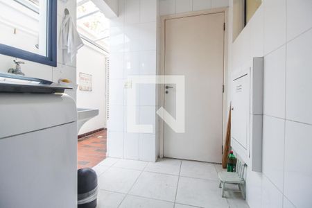 Casa de condomínio à venda com 200m², 4 quartos e 2 vagas Casa de condomínio à venda com 200m², 4 quartos e 2 vagasÁrea de Serviço