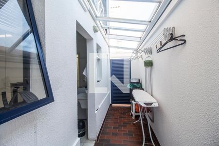 Casa de condomínio à venda com 200m², 4 quartos e 2 vagas Casa de condomínio à venda com 200m², 4 quartos e 2 vagasÁrea de Serviço