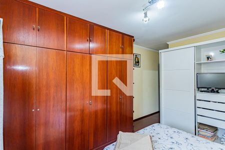 Suíte de casa à venda com 4 quartos, 220m² em Vila Sao Vicente, São Paulo