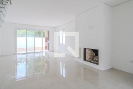 Sala de casa à venda com 3 quartos, 284m² em Camaquã, Porto Alegre