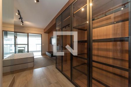 Quarto - Closet de kitnet/studio para alugar com 1 quarto, 32m² em Jardim das Acácias, São Paulo