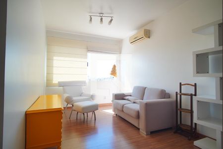 Sala de apartamento para alugar com 3 quartos, 67m² em Vila Ipiranga, Porto Alegre