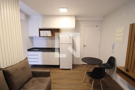 Sala / Cozinha de kitnet/studio para alugar com 1 quarto, 27m² em Jardim Sao Paulo(zona Norte), São Paulo