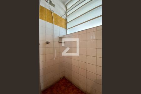 Banheiro de apartamento à venda com 1 quarto, 36m² em Centro, Campinas