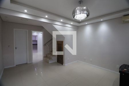 Sala de TV de casa de condomínio à venda com 2 quartos, 75m² em Fátima, Canoas