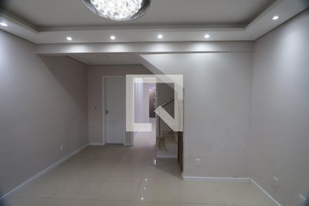 Sala de TV de casa de condomínio à venda com 2 quartos, 75m² em Fátima, Canoas