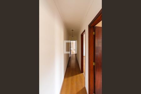 Corredor de casa para alugar com 3 quartos, 200m² em Vila Ema, São Paulo