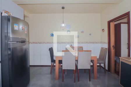 Sala e Cozinha de casa à venda com 2 quartos, 180m² em Humaitá, Porto Alegre