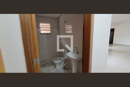 Banheiro de apartamento para alugar com 1 quarto, 56m² em Vila Virginia, Itaquaquecetuba