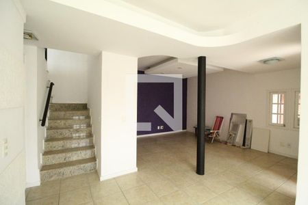 Casa de condomínio à venda com 131m², 3 quartos e 2 vagasSala