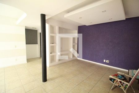 Sala de casa de condomínio à venda com 3 quartos, 131m² em Jacarepaguá, Rio de Janeiro