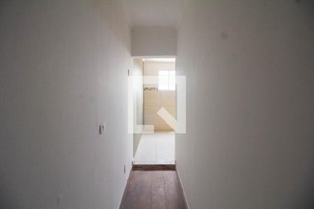 Corredor de casa para alugar com 2 quartos, 46m² em Jardim Ipanema (zona Oeste), São Paulo