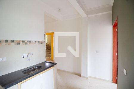 Cozinha de casa para alugar com 2 quartos, 31m² em Jardim Ipanema (zona Oeste), São Paulo