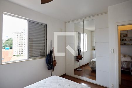 Suíte de apartamento à venda com 4 quartos, 140m² em Santo Antônio, Belo Horizonte