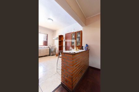 Casa para alugar com 290m², 4 quartos e 4 vagas Casa para alugar com 290m², 4 quartos e 4 vagasCozinha