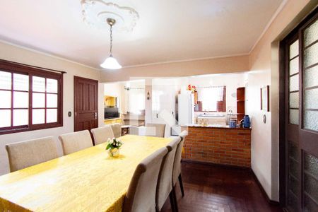 Casa para alugar com 290m², 4 quartos e 4 vagas Casa para alugar com 290m², 4 quartos e 4 vagasCopa