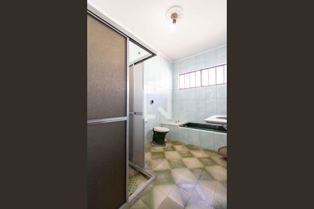 Casa para alugar com 290m², 4 quartos e 4 vagas Casa para alugar com 290m², 4 quartos e 4 vagasBanheiro Social