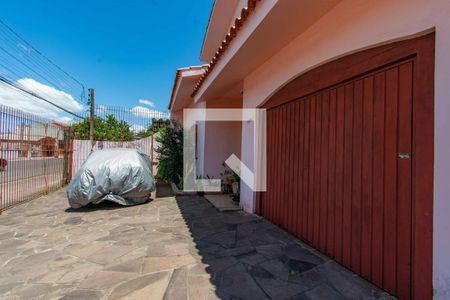 Casa para alugar com 290m², 4 quartos e 4 vagas Casa para alugar com 290m², 4 quartos e 4 vagasFachada