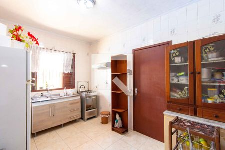 Casa para alugar com 290m², 4 quartos e 4 vagas Casa para alugar com 290m², 4 quartos e 4 vagasCozinha