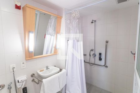 Banheiro Social de kitnet/studio à venda com 1 quarto, 19m² em Savassi, Belo Horizonte