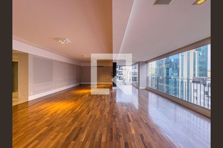 Apartamento à venda com 3 quartos, 223m² em Itaim Bibi, São Paulo