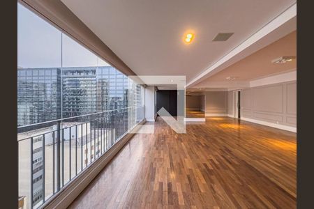 Apartamento à venda com 3 quartos, 223m² em Itaim Bibi, São Paulo