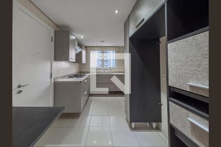 Apartamento à venda com 3 quartos, 223m² em Itaim Bibi, São Paulo