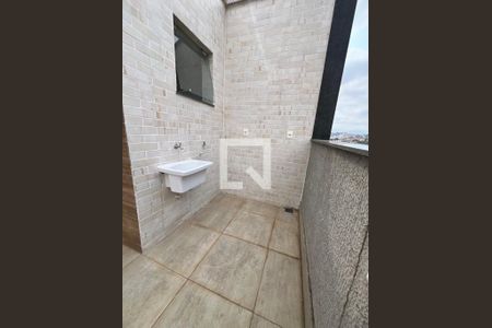 Apartamento à venda com 2 quartos, 380m² em Serrano, Belo Horizonte