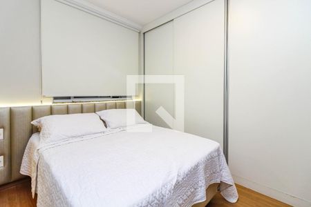 Quarto 1 de apartamento à venda com 2 quartos, 60m² em Sagrada Família, Belo Horizonte